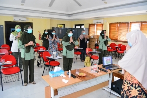 PELATIHAN SERVICE EXCELLENCE FOR NUTRITIONIST AND KITCHEN STAFFS